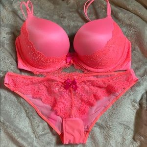 Victoria’s Secret Very Sexy Push Up Bra Set